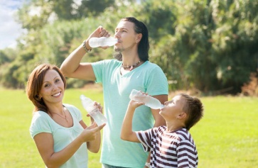 Uống nước khoáng thiên nhiên - thói quen tốt mỗi ngày